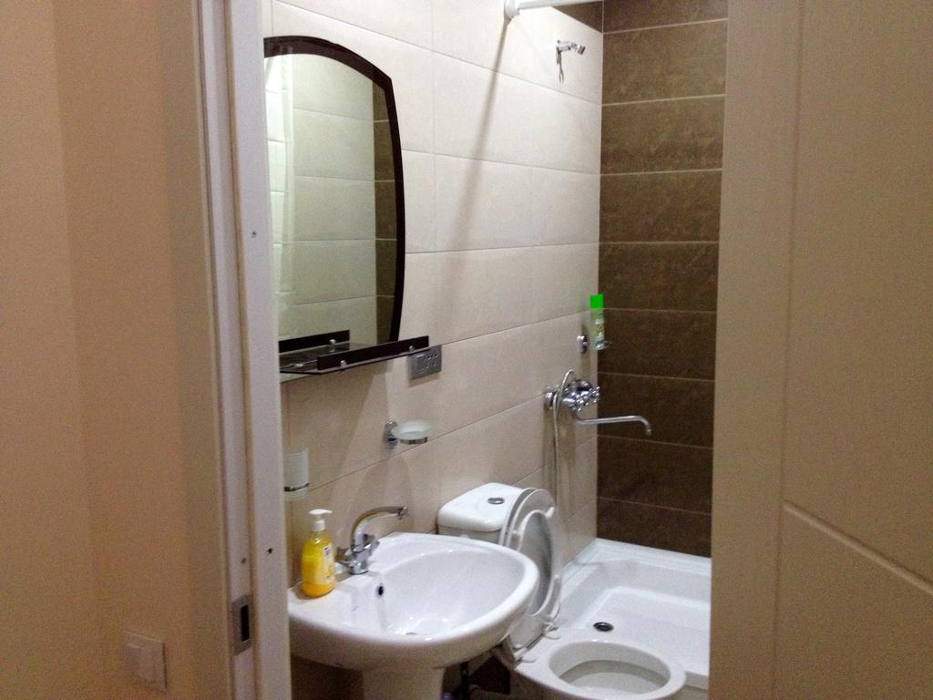 Guest House Gardenia & Wine Cellar 라고데키 외부 사진